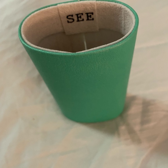 SEE Eyewear glass holder - Picture 1 of 2